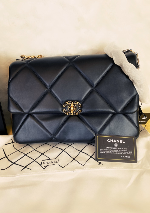 Chanel Bag Medium - Black