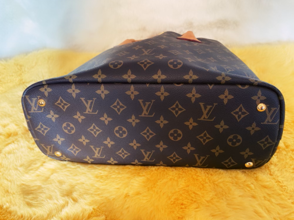 Louis Vuitton Bag Medium - Brown - Image 2